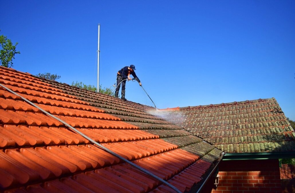 Best Local Roof Cleaning Services Near Me in Salem, OR – How to Choose the Right One