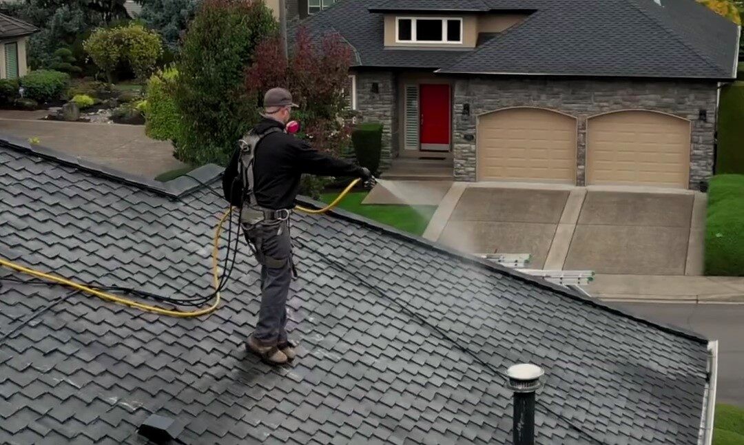 Complete Guide on Roof Cleaning Techniques and Methods in Oregon