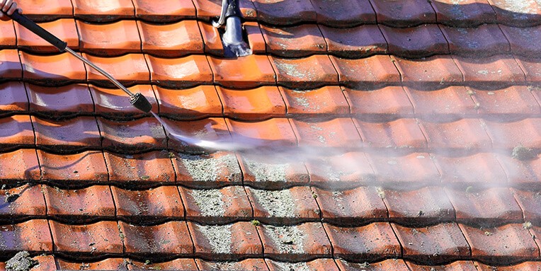 High pressure roof wash